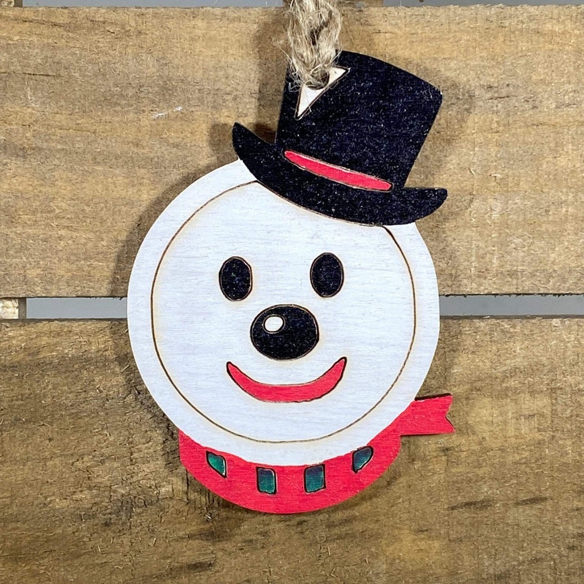 Hand-painted wooden snowman head Christmas ornament with cute winter holiday design and lightweight festive decor, adorable snowman tree decoration gift for holiday lovers