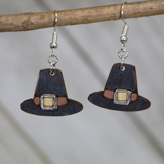 Hand-painted wooden pilgrim hat dangle earrings with festive Thanksgiving holiday design and hypoallergenic sterling silver hooks, lightweight fall statement jewelry earrings for autumn gatherings and seasonal style