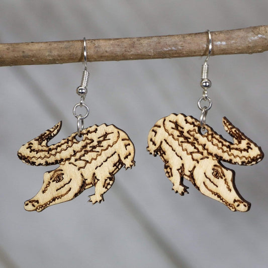 Hand-painted wooden realistic alligator dangle earrings with detailed reptile design and hypoallergenic sterling silver hooks, lightweight alligator statement jewelry earrings for wildlife lovers and southern style