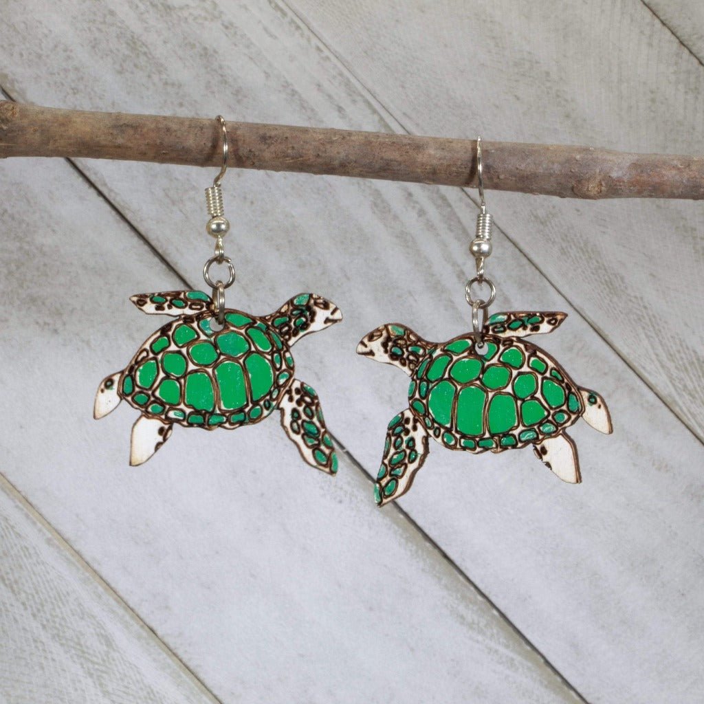 Hand-painted wooden realistic sea turtle dangle earrings with detailed ocean animal design and hypoallergenic sterling silver hooks, lightweight sea turtle statement jewelry earrings for beach lovers and marine life style